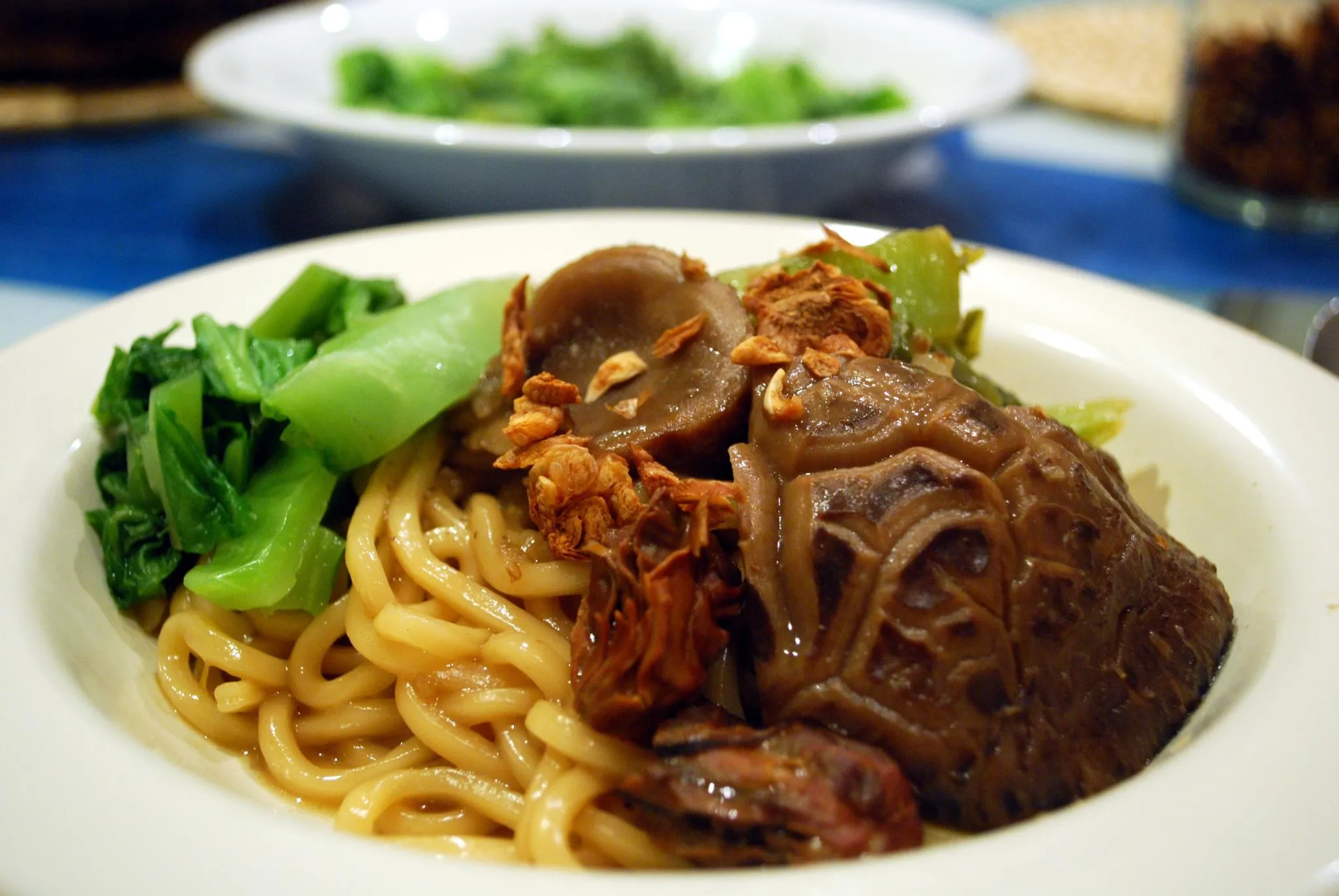 香菇蚝豉焖芥菜卤面 Noodles with Stewed Mustard Greens, Shiitake Mushroom and Dried Oysters (4859608049).jpg