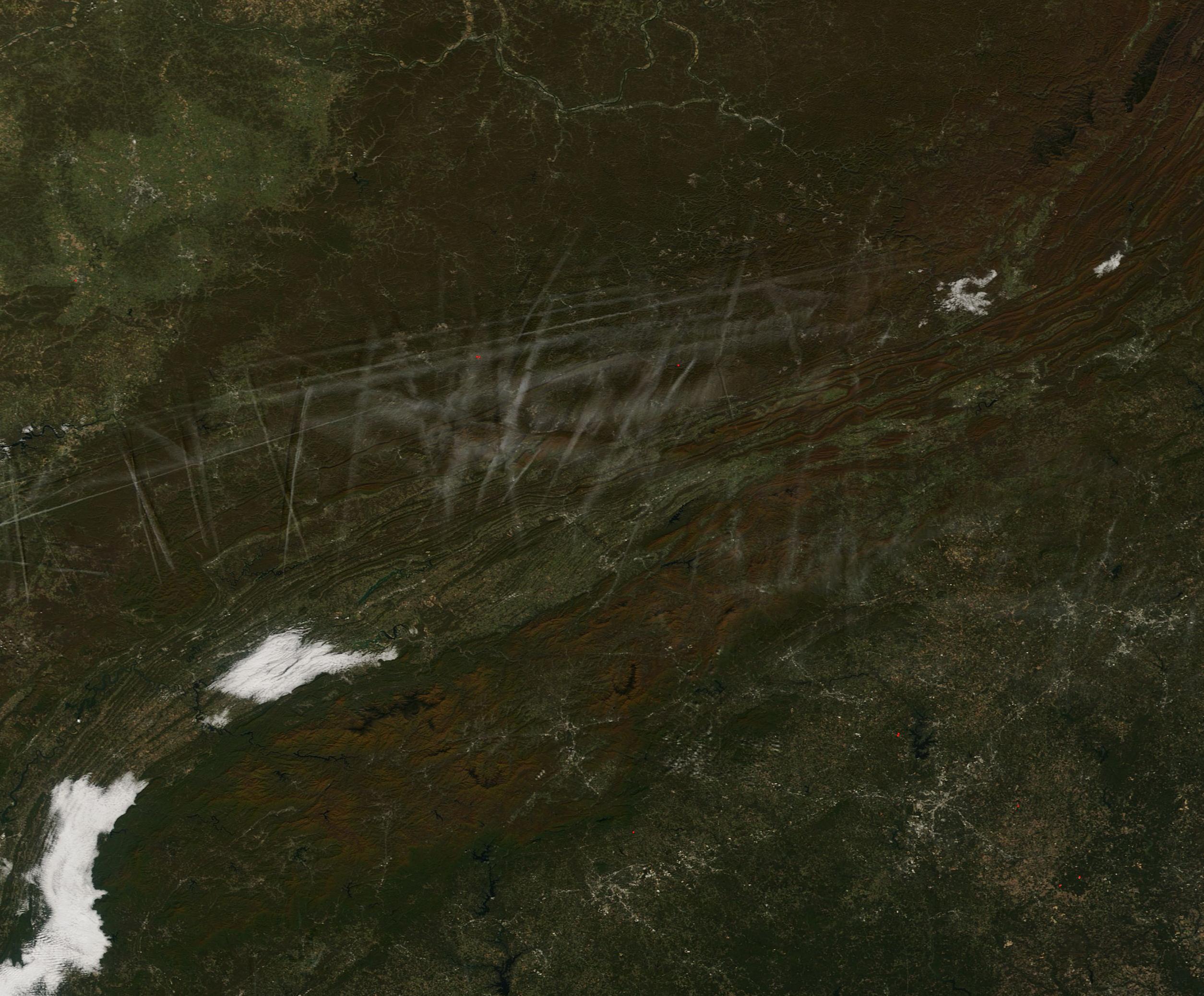 Contrails over the Appalachians (MODIS 2019-11-04).jpg